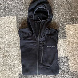 Patagonia men’s R1 fleece hoodie